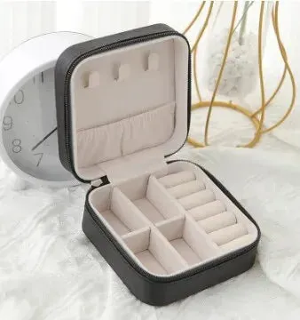 Compact Velvet Jewelry Storage Box with Zipper