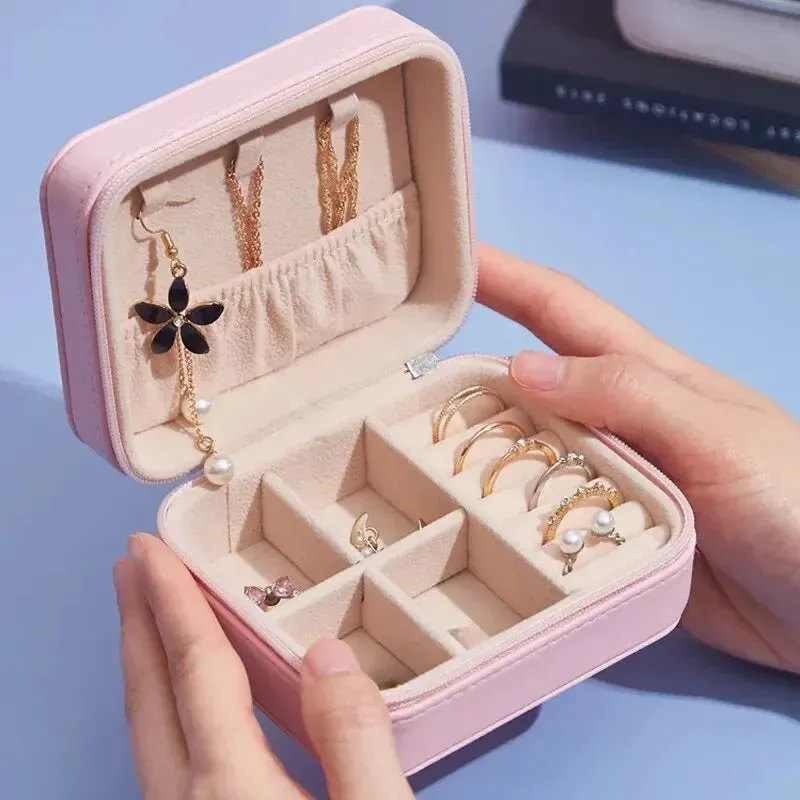 Compact Velvet Jewelry Storage Box with Zipper