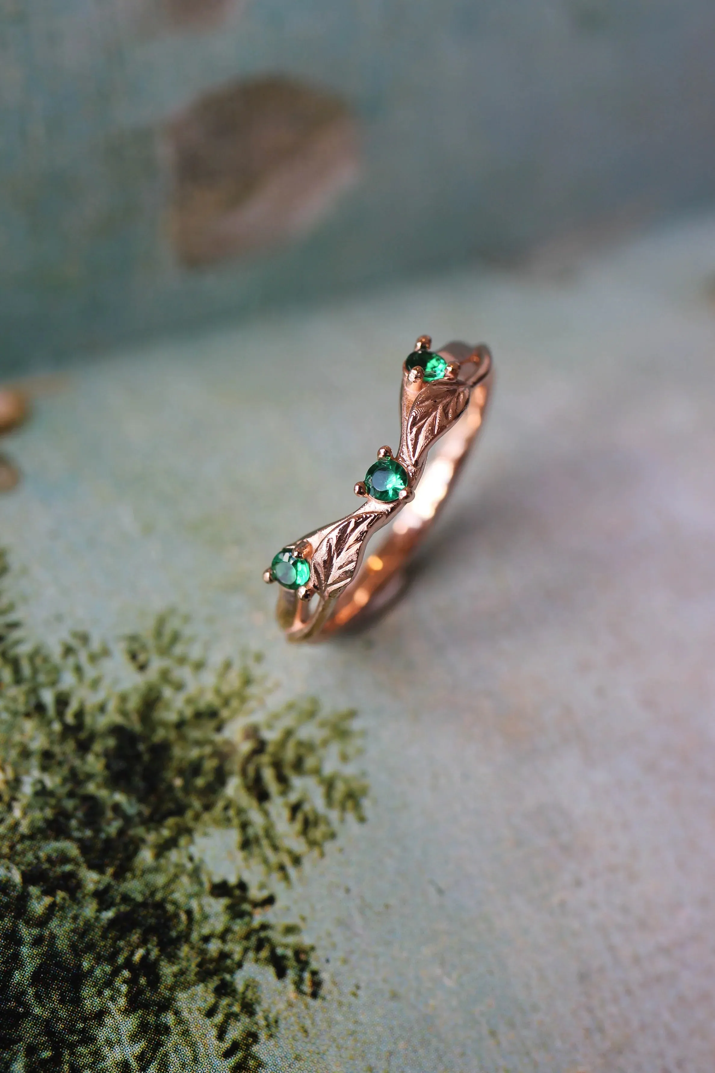 Curved Emerald Stone Band