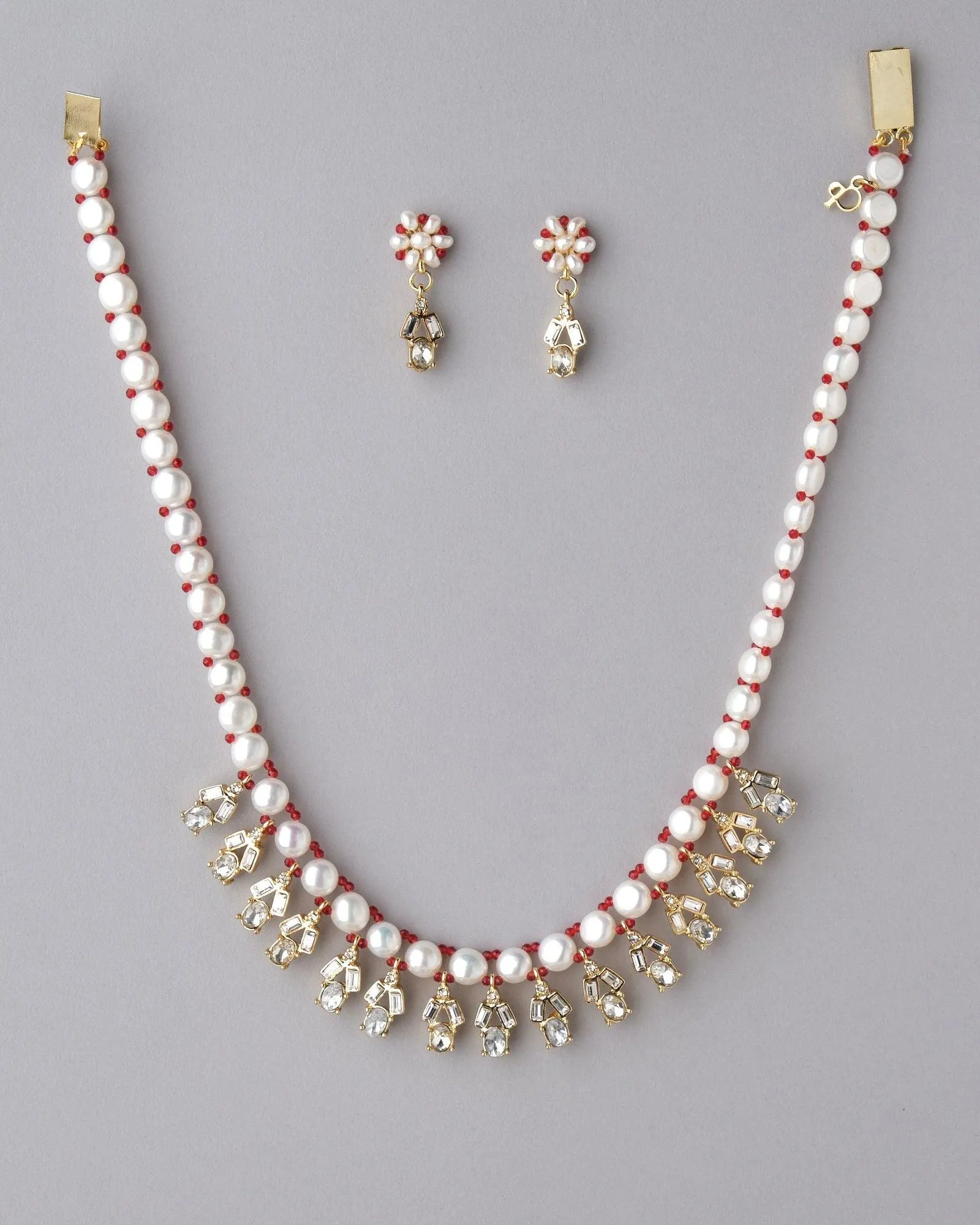 Fashionable Pearl & Beads Necklace Set