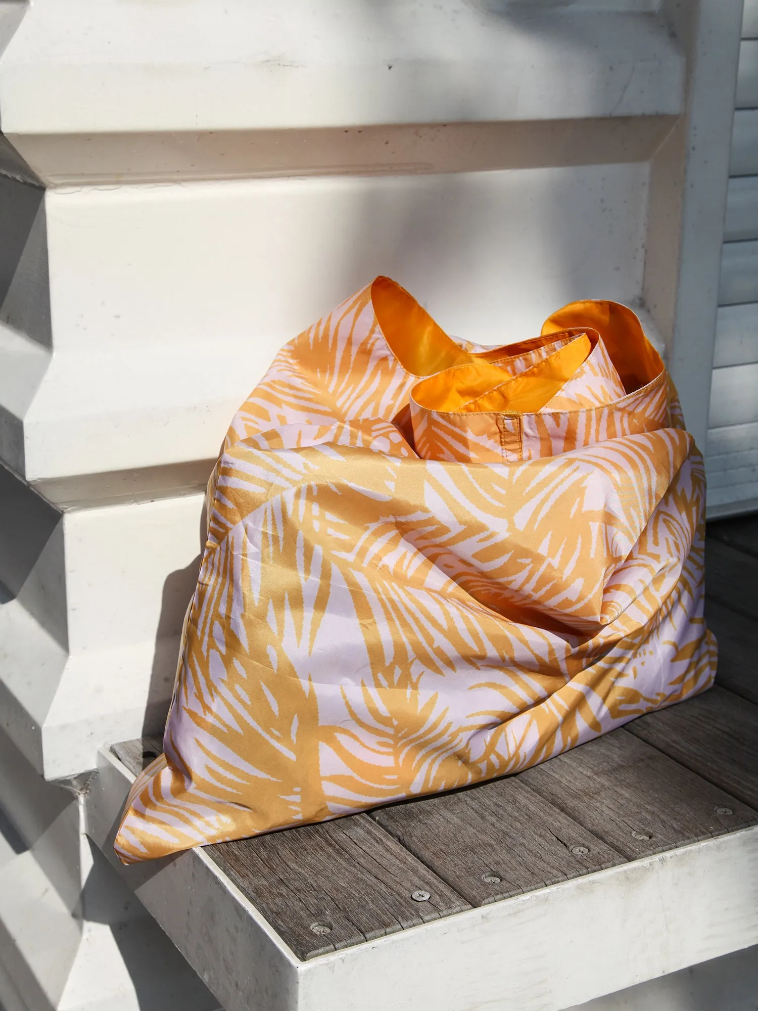 Recycled Bag Leaves
